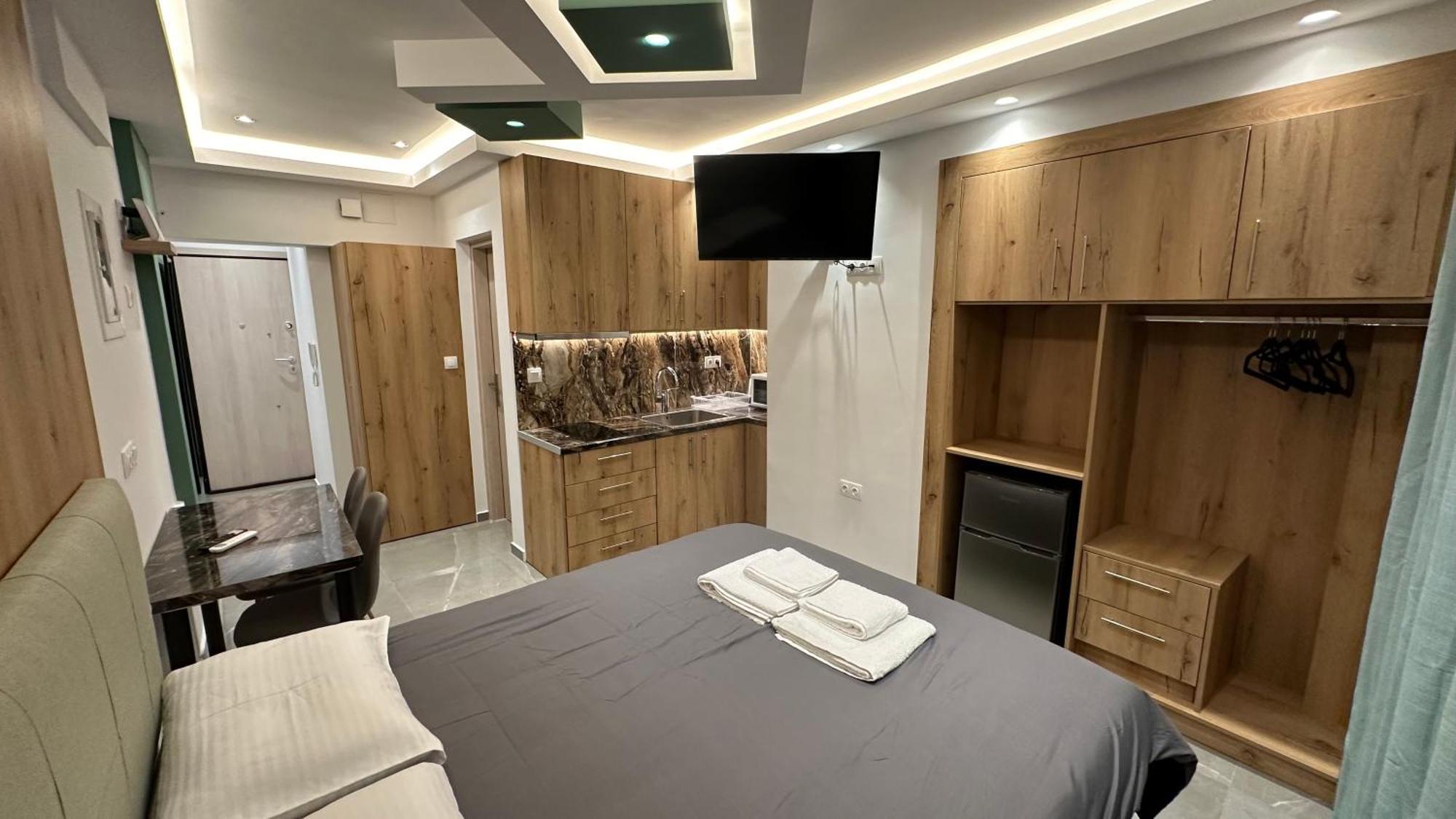 Luxury Semi Basement Apartment With Terrace Atenas Exterior foto